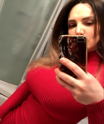 Живу в Москве, и мои услуги доступны только здесь. Со мной ты сможешь окунуться в мир наслаждения и страсти. Я предлагаю широкий спектр интимных удовольствий, таких как классический секс, оральные ласки, эротический массаж и многое другое. Фото, которые ты видишь, абсолютно реальны, и мои клиенты всегда остаются довольными. Позвони мне, и я сделаю твои самые сокровенные мечты реальностью. 💋💕 Валерия